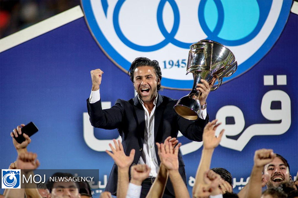جشن قهرمانی تیم فوتبال استقلال در بیست و یکمین دوره لیگ برتر 