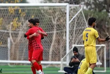 پرسپولیس برابر عقاب ۴ گل زد