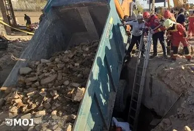 فروکش زمین در جاده مخصوص سبب جان‌باختن دو کارگر شد