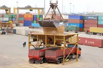 ثبت ۴۶۶ هزار سفر ناوگان حمل‌ونقل کالا در پایانه بار بندر امام خمینی (ره) طی سال جاری