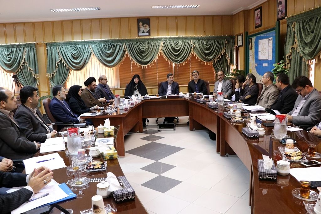 شهرداری‌های استان برای راه‌اندازی بازارچه‌های تولیدات بانوان اقدام کنند