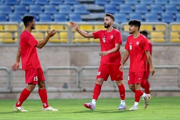 مهدی عبدی برای اردوی هلند پاسپورتش را تحویل باشگاه پرسپولیس داد