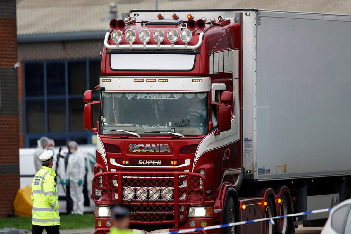 5 تَن در پرونده کشته شدن 39 نفر در یک کامیون در لندن بازداشت شدند