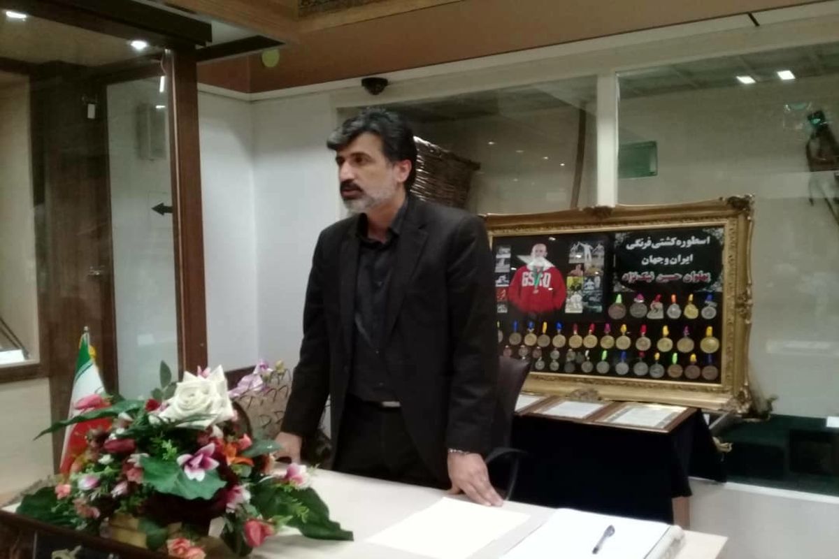 اهدای مدال های اسطوره کشتی فرنگی ایران و جهان به موزه رشت
