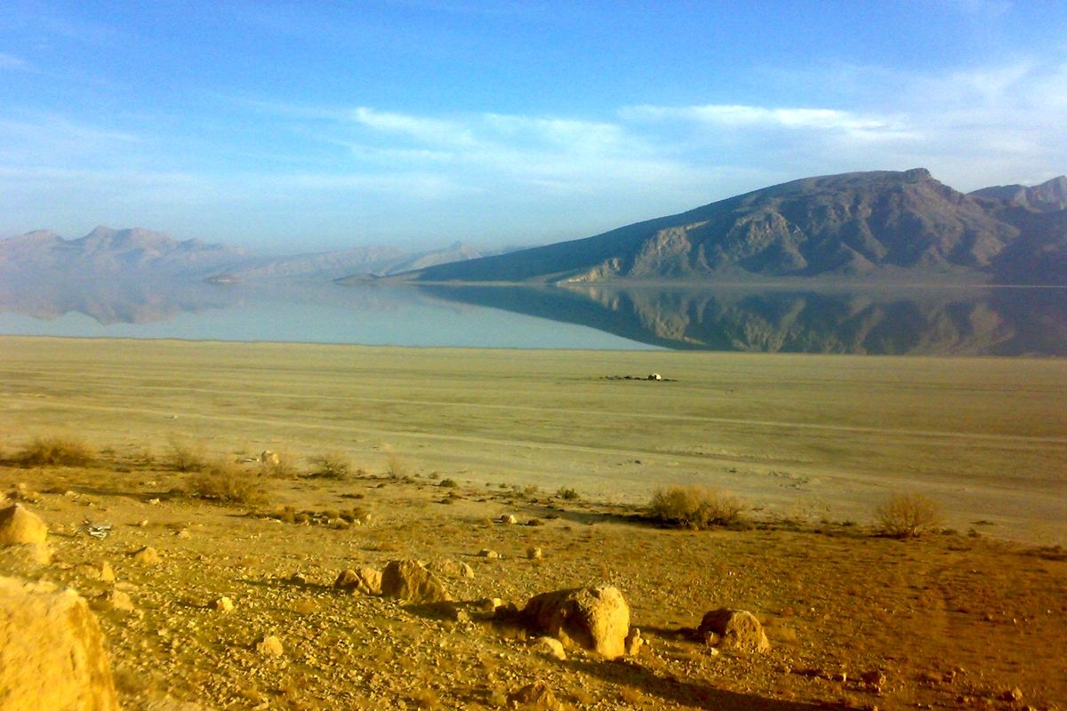 نمایندگان برای نجات دریاچه بختگان تذکر دادند