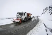 باران و برف گستره وسیعی از جاده‌های کشور را در بر گرفت