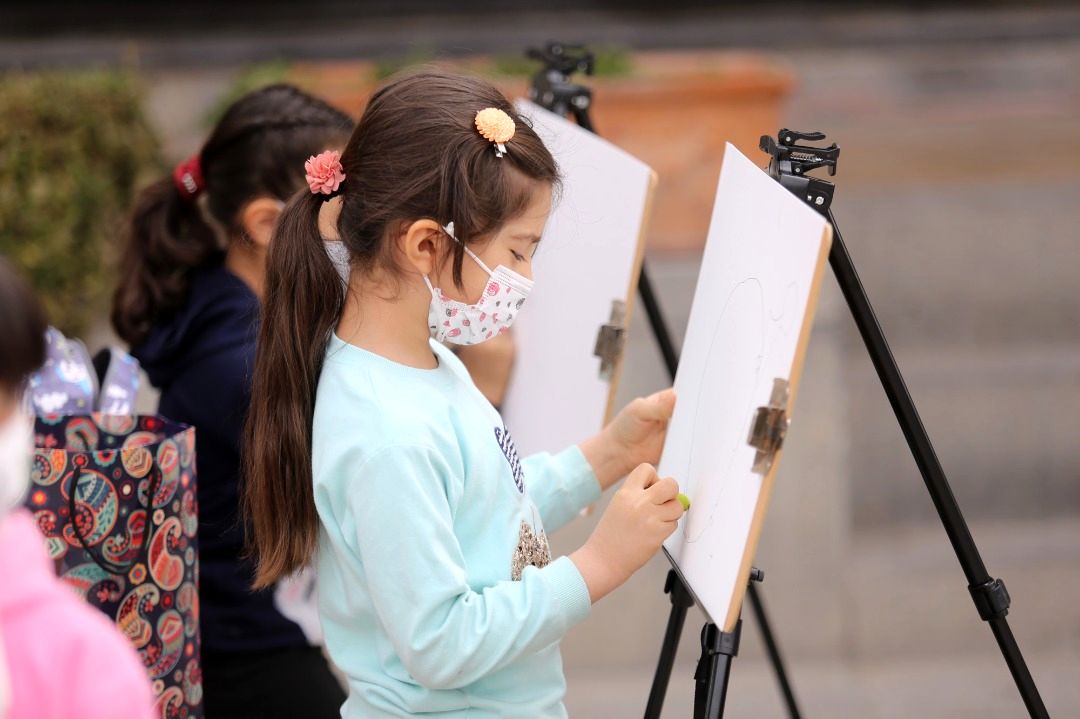 استقبال پرشور کودکان و نوجوان جهان از جشنواره بین المللی نقاشی اصفهان