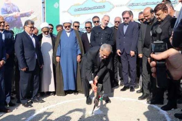 کلنگ ساخت مدرسه ۱۲ کلاسه خیرساز در بنک با حضور وزیر آموزش و پرورش زده شد