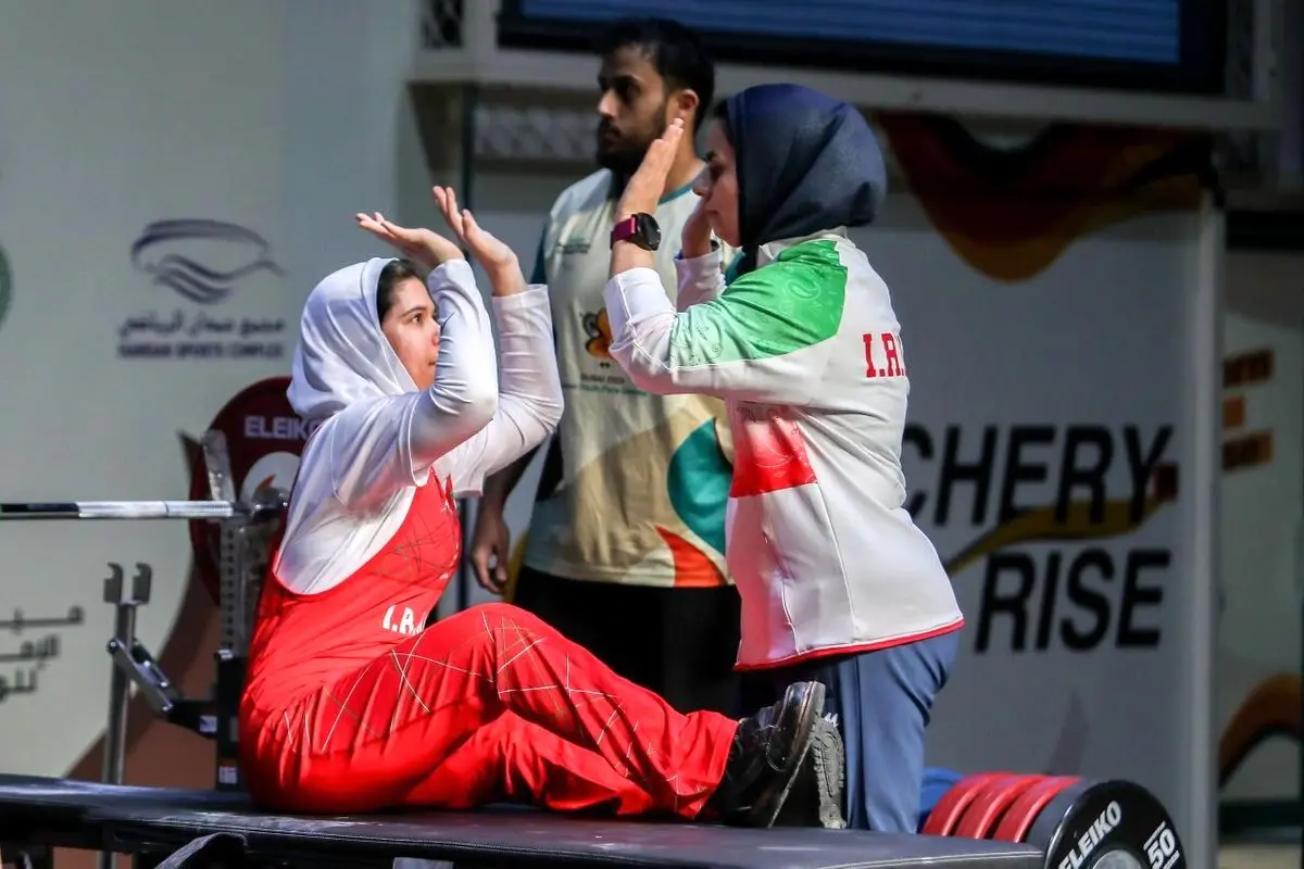 عطیه سادات حسینی و فاطمه ایمانی طلا و نقره را در پاراوزنه برداری درو کردند