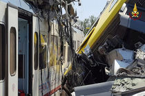 سانحه برخورد دو قطار در ایتالیا ۱۲ کشته بر جای گذاشت