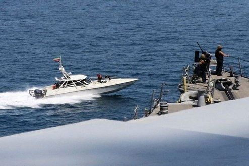 ادعای جدید آمریکایی‌ها درباره اقدام شناورهای نظامی ایرانی در خلیج فارس