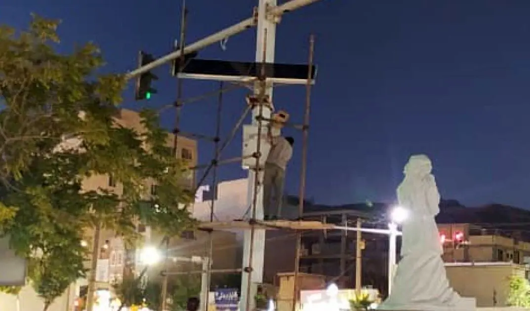 آغاز نصب پنل‌های خورشیدی در چهارراه‌های سطح شهر با اعتبار یک میلیارد و ۱۲۰ میلیون تومان