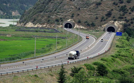 جذب سرمایه‌گذار برای رساندن آزادراه قزوین - رشت به بندر انزلی