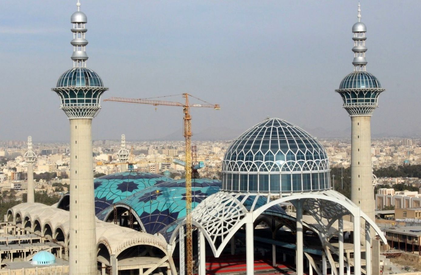 آماه سازی مصلی بزرگ اصفهان برای برپایی نماز عید سعید فطر