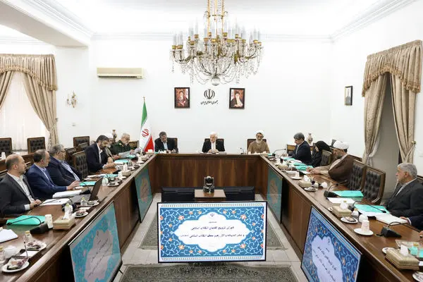  نباید کاری کنید مردم از انقلاب فاصله بگیرند