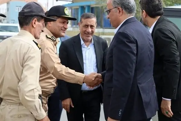 معاون اجرایی رئیس جمهور از منطقه سوم نداجا در کنارک بازدید کرد
