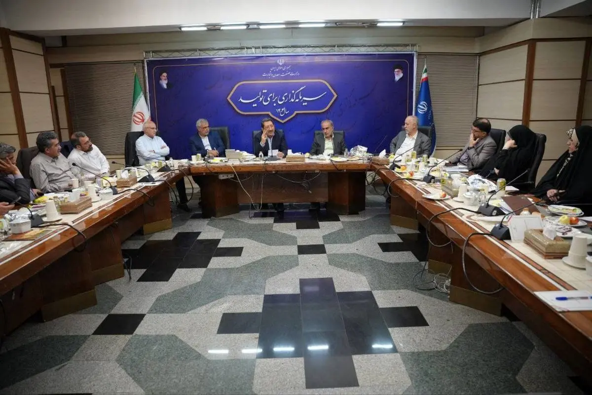 افزایش مزیت رقابتی تولیدکنندگان داخلی با ارایه تسهیلات ارزان قیمت و مشوقها