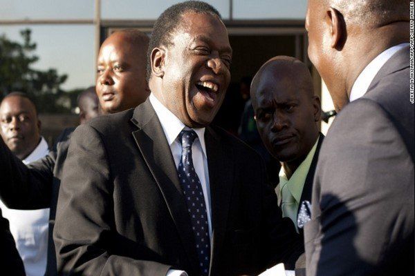منانگاگوا به زیمبابوه بازمی‌گردد