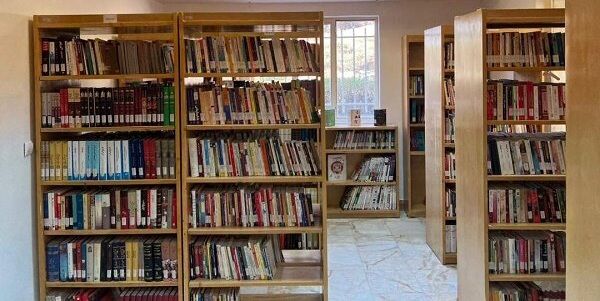 تجلیل از ۳ کتابدار برتر کتابخانه‌های کانون مساجد هرمزگان