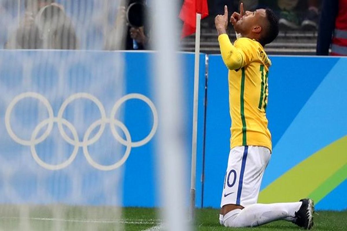 کاپیتان برزیل: توپ طلا 2017 باید به نیمار برسد