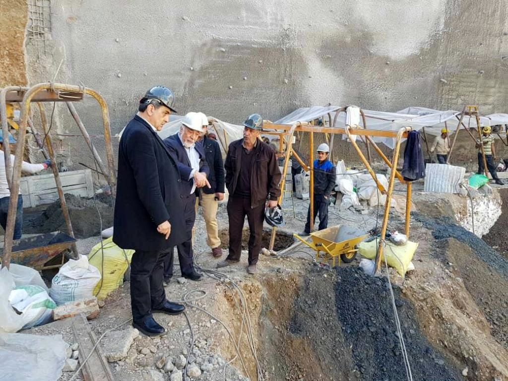شهردار تهران به طور سرزده از محل احداث ساختمان پلاسکو بازدید کرد