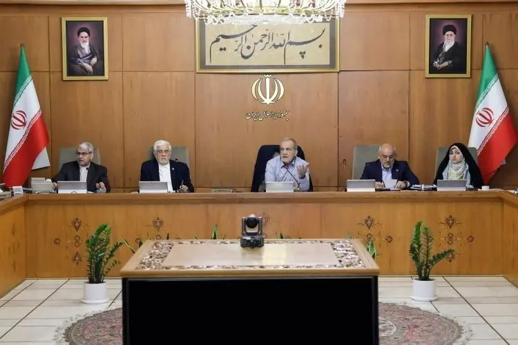 پزشکیان دستور اصلاح فوری مقررات فشارزا بر معیشت مردم را صادر کرد