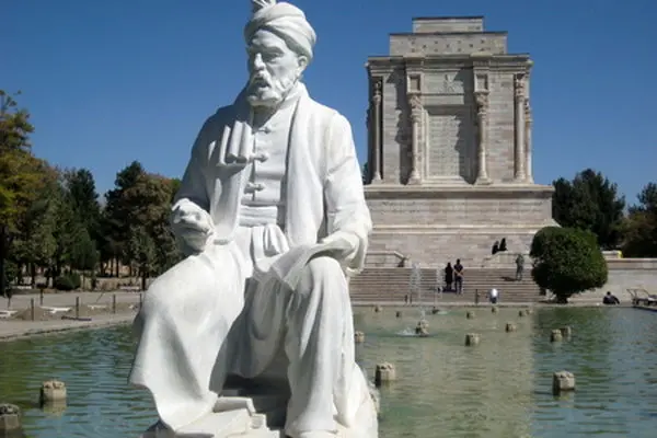از زبان فارسی و مقام فردوسی، آنگونه که باید، پاسداری نکرده‌ایم