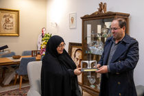 رئیس دانشگاه تهران با همسر شهید پروفسور علیمحمدی دیدار کرد