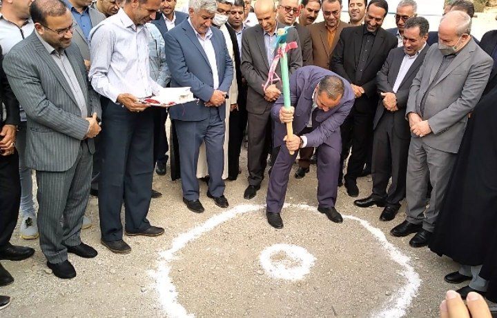 آیین کلنگ زنی اتصال قطعه اول راه آهن استان ایلام به شبکه ریلی کشور انجام شد