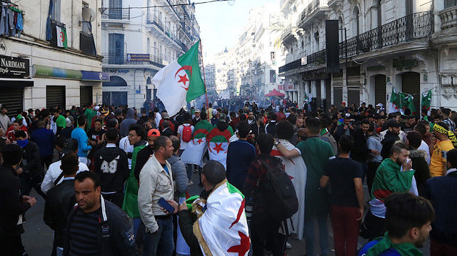 مردم الجزایر خواستار برکناری تمامی افراد منتصب به بوتفلیقه شدند