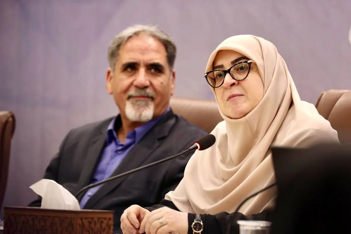 روابط عمومیها بلندگو نیستند
