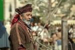 داریوش فرهنگ نقش کاپیتان کشتی هانیبال در سریال دو نیمه ماه را برداشت