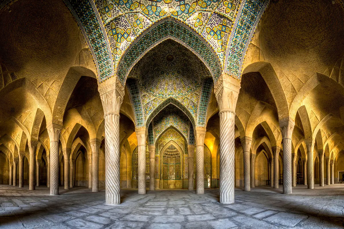 مسجد وکیل، نگینی در قلب شیراز