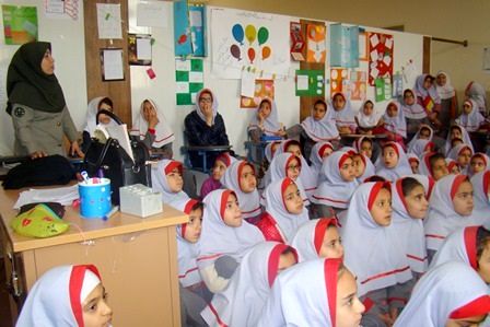 ارائه آموزش های زیست محیطی به بیش از ۴۰۰ دانش آموز در کوهپایه اصفهان
