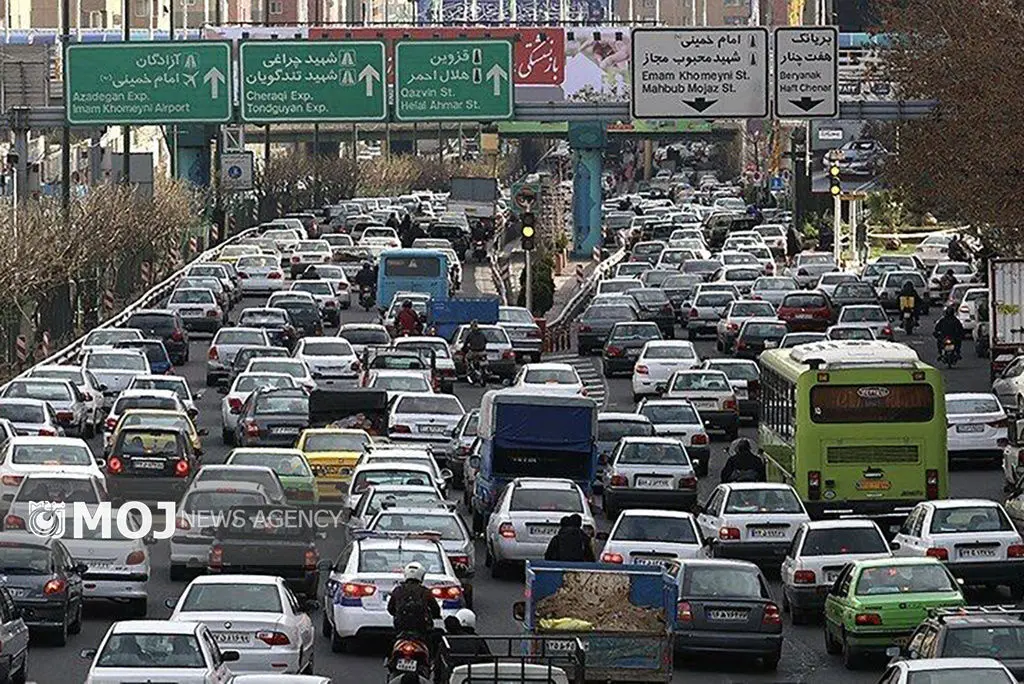 مرکز مدیریت راه‌های کشور از ترافیک سنگین در آزادراه قزوین–کرج–تهران خبر داد