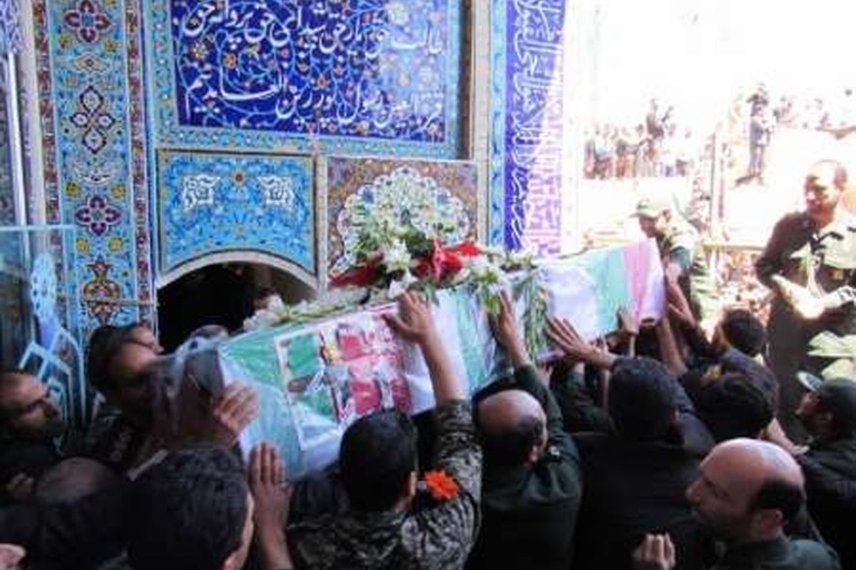 پیکر مامور نیروی انتظامی در شهر بندر امام خمینی(ره) تشییع شد