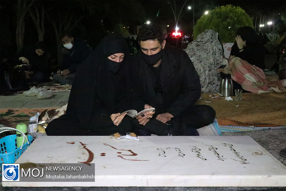 احیای شب بیست و یکم ماه رمضان در گلستان شهدای اصفهان