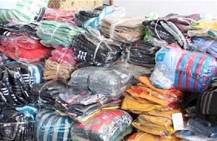 کشف محموله میلیاردی پوشاک قاچاق از یک سواری پژو در سمیرم