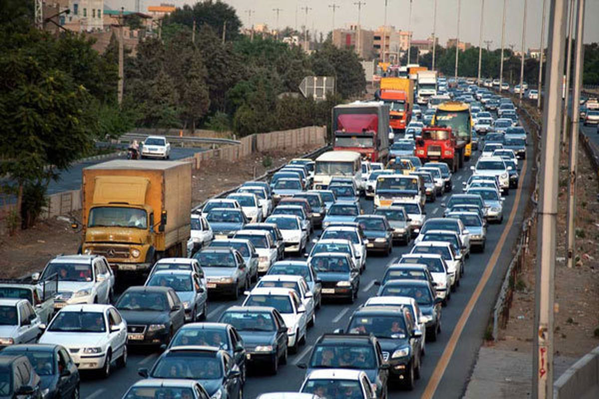 تردد در جاده های زنجان به دو میلیون خودرو رسید