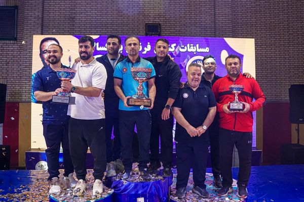 تیم کشتی فرنگی فارس بر سکوی سوم کشور ایستاد