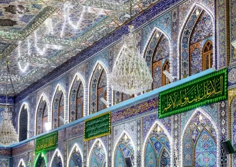 حرم امام حسین(ع) به مناسبت ولادت حضرت زینب(س) آذین بندی شد