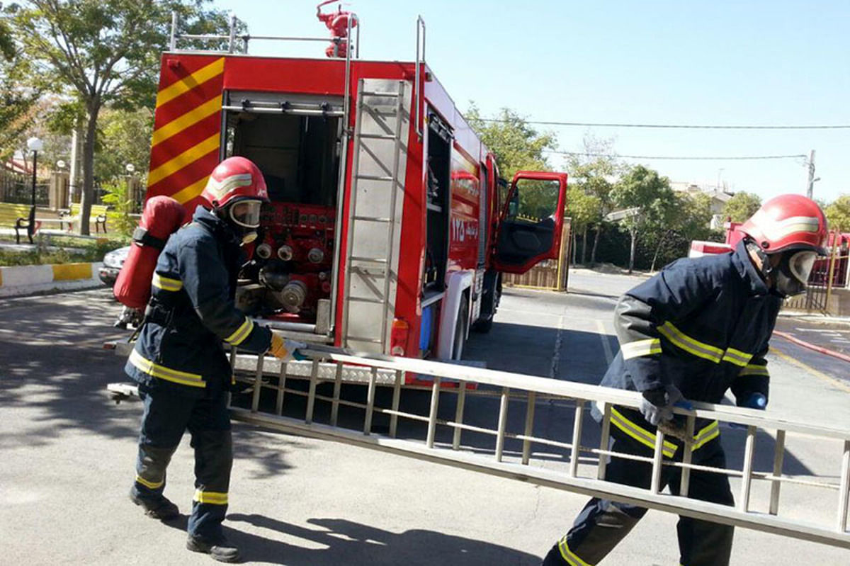 انجام بیش از یک هزار و 200 عملیات نجات توسط آتش نشانان سنندجی 