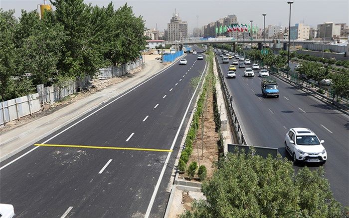 تردد روان در معابر تهران به دلیل آلودگی هوا