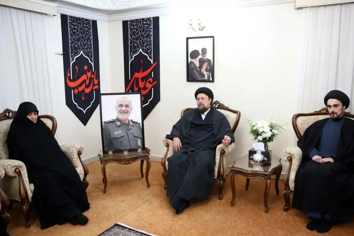 دیدار سیدحسنخمینی با خانواده شهید سپهبد حسین سلامی