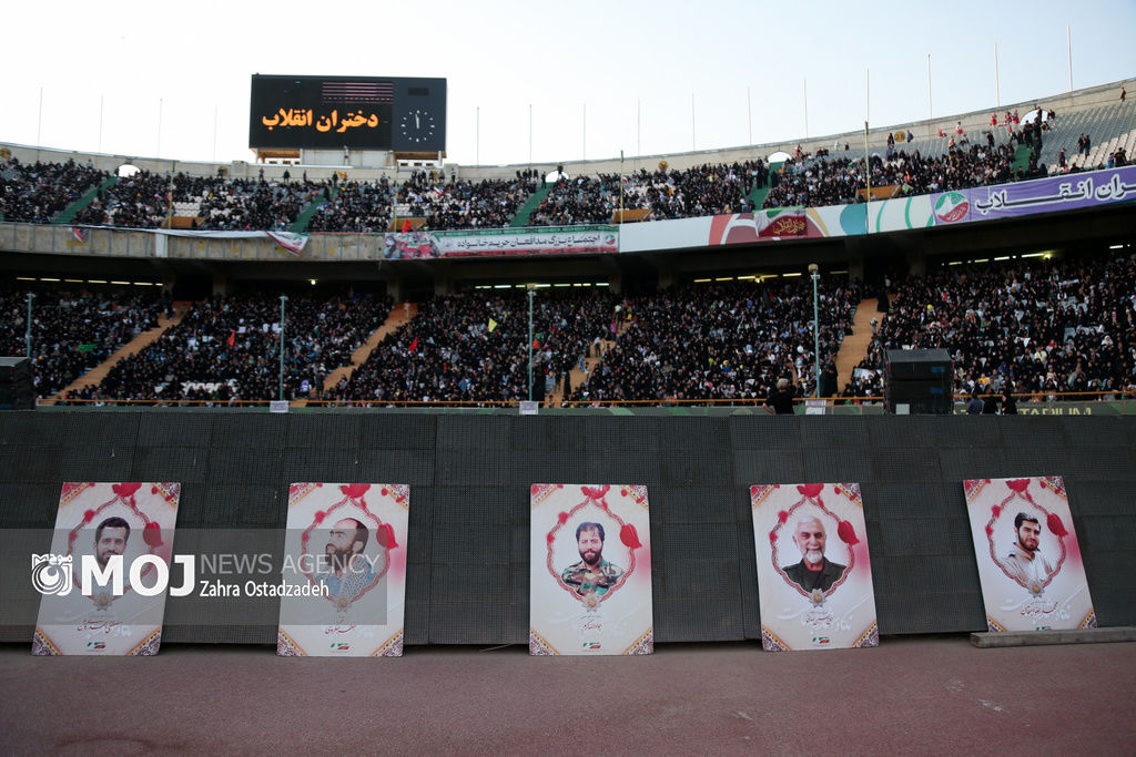  اجتماع ۱۰۰هزار نفری خانوادگی حجاب در ورزشگاه آزادی - 1
