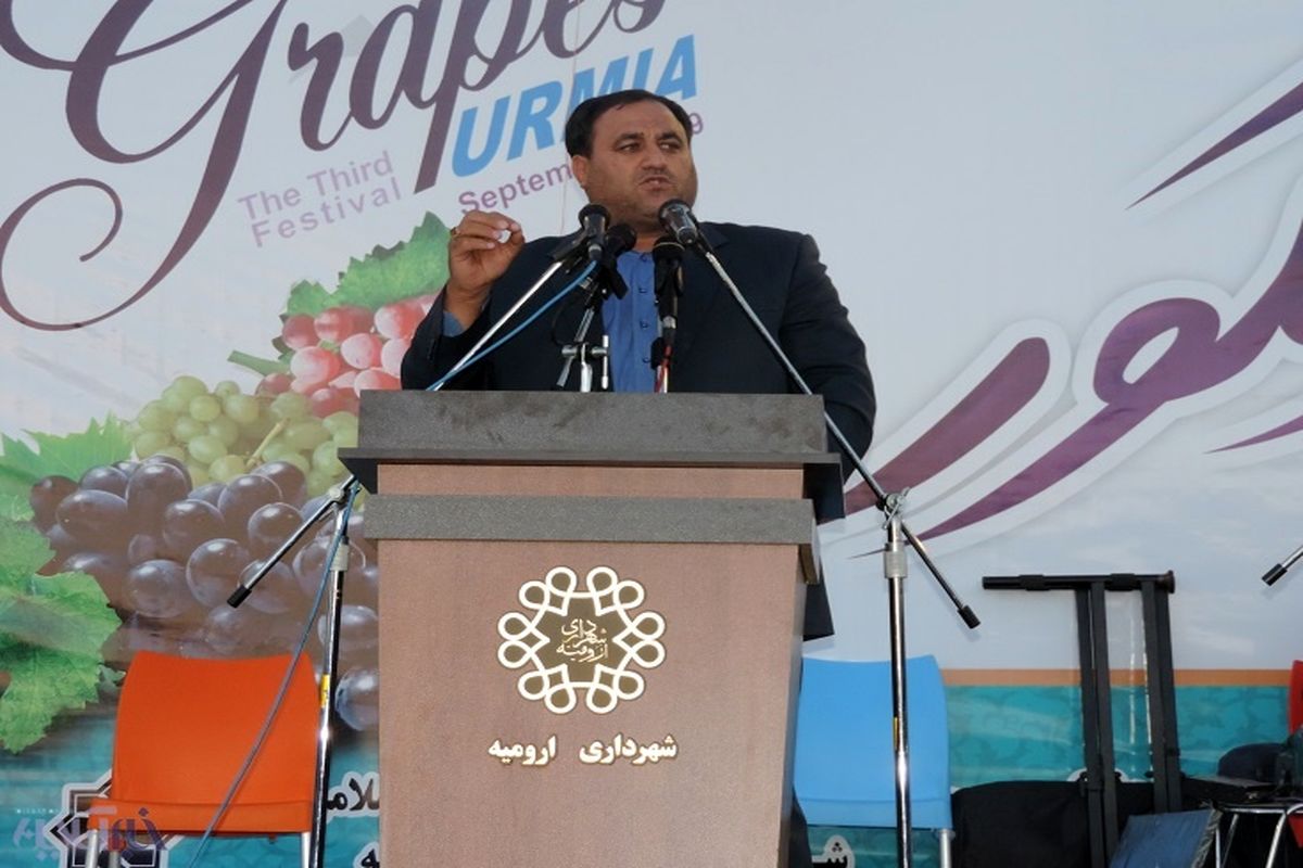 بیش از 8هزار نفر میهمان در هفته قبل از جشنواره انگور در هتل های ارومیه اسکان یافتند