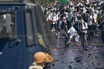 پلیس هند در کشمیر از گاز اشک آور استفاده کرد