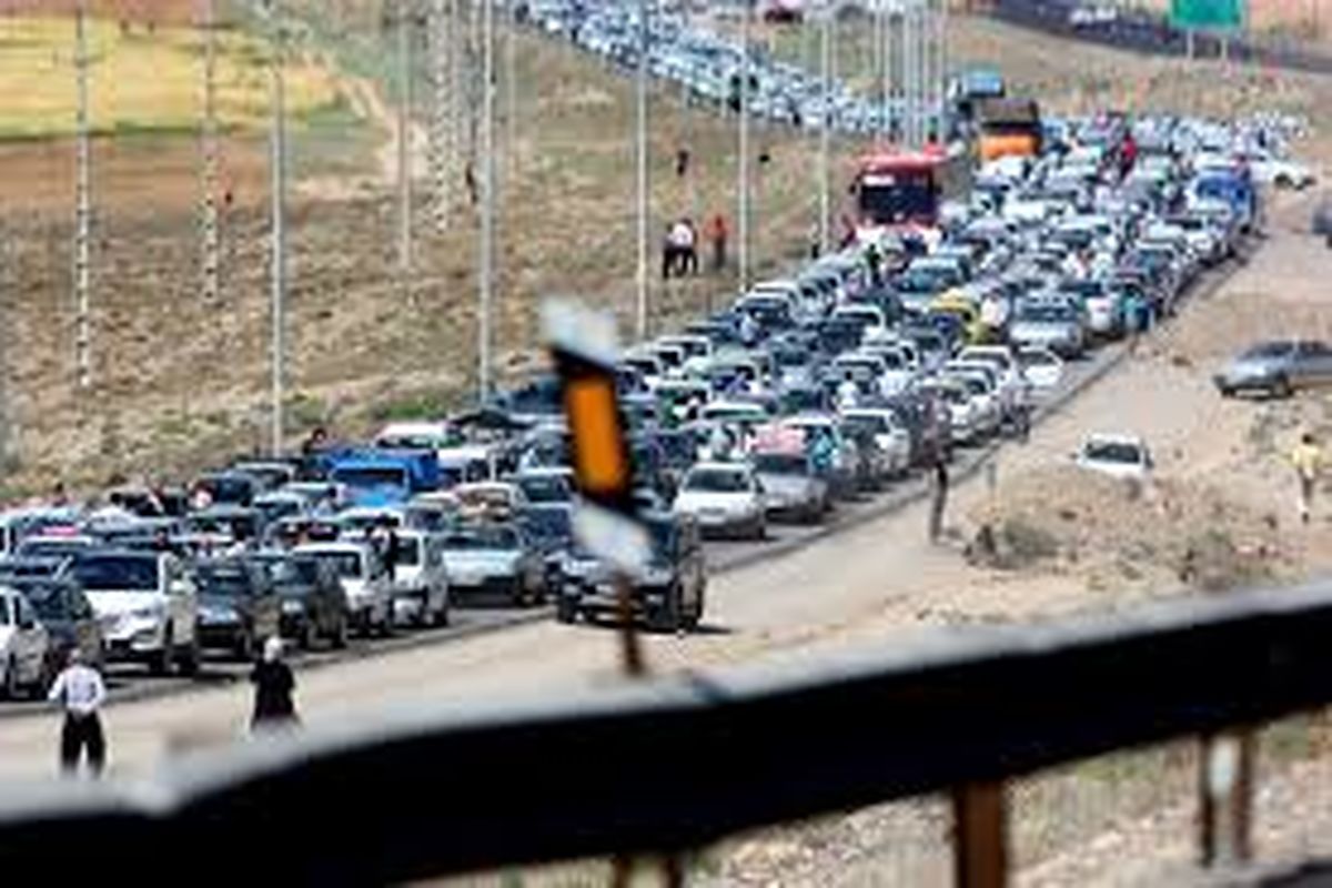 ترافیک محورهای فیروزکوه و هراز نیمه سنگین است