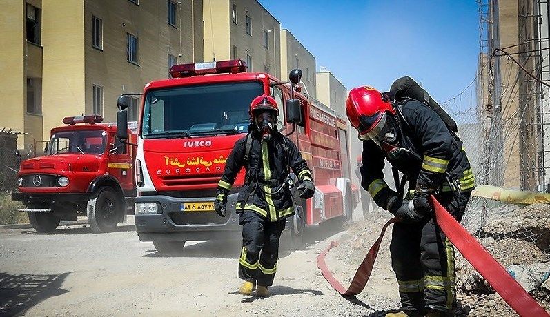 امداد رسانی و اطفای آتش در ۷ مورد حادثه و خدمات ایمنی توسط آتش نشانان رشت