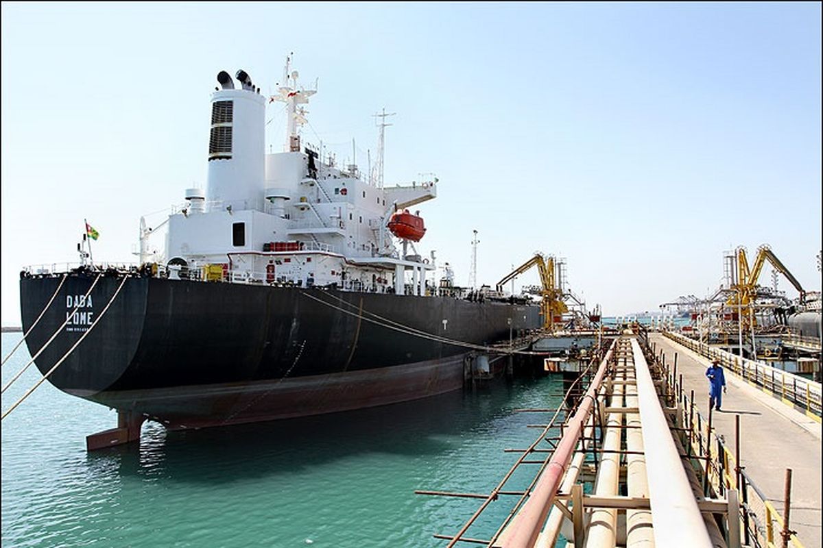 پهلوگیری ۳۳۱ فروند کشتی حامل فرآورده‌های نفتی در بندر نفتی خلیج فارس/ افزایش 30درصدی صادرات فراورده های نفتی